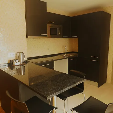 Apartahotel & By