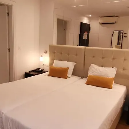 Aparthotel & By 3*
