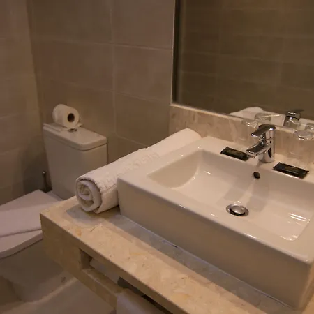 & By Апарт-отель Лиссабон