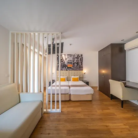 & By 3* Lisboa