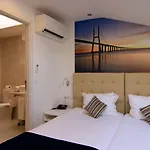 Aparthotel & By Lisbona