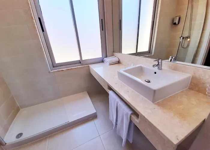 Hotel apartamentowy & By 3*